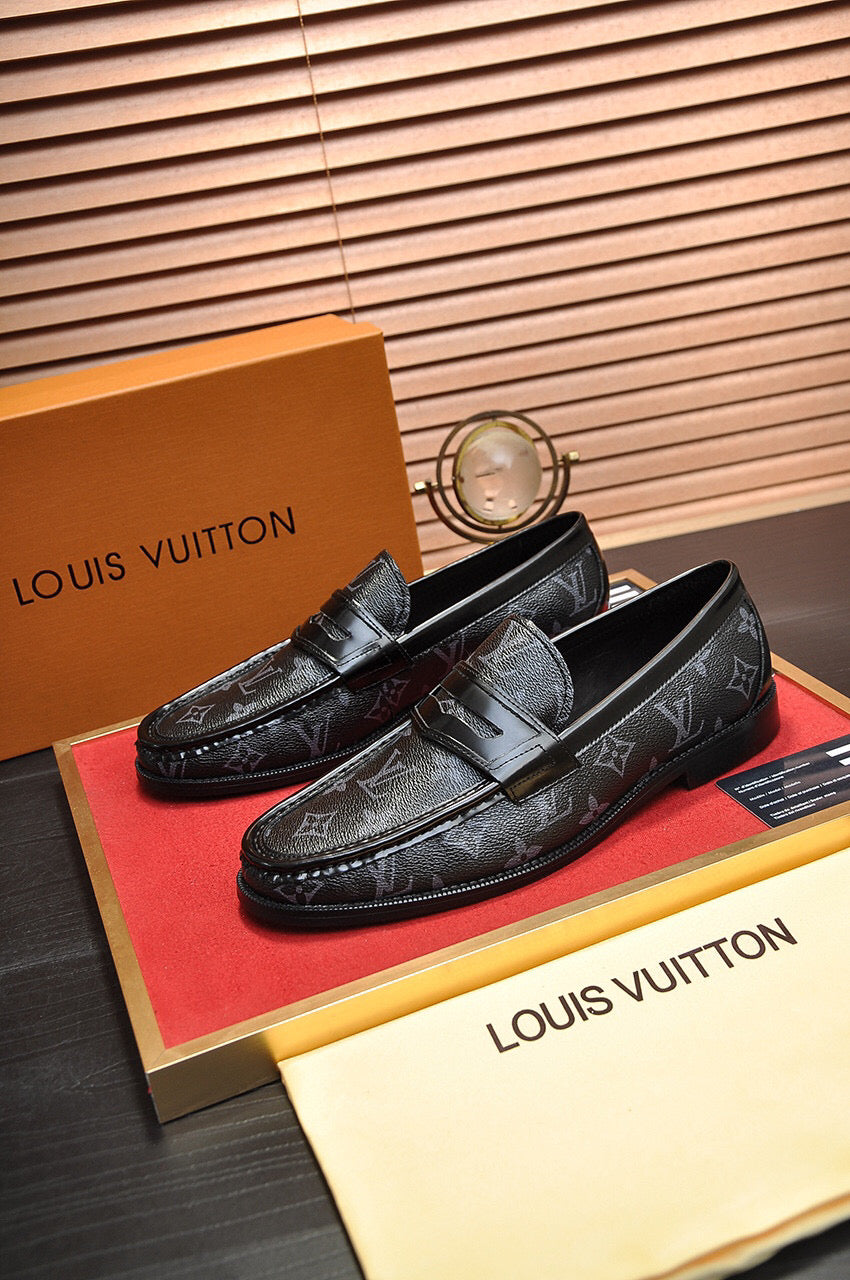 LV Louis Vuitton Men's 2021 NEW ARRIVALS MAJOR Business Recreation Leather Shoes