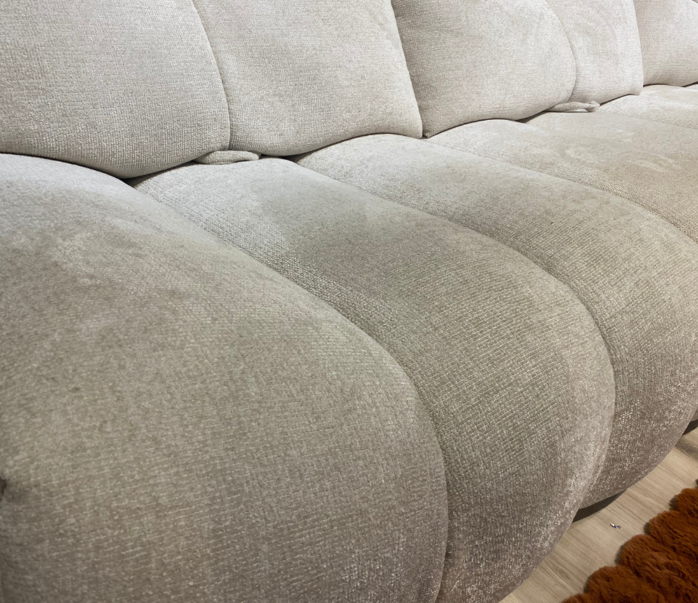 canapé d'angle beige dossier avance recule design - Souffle d'intérieur - Confort luxe