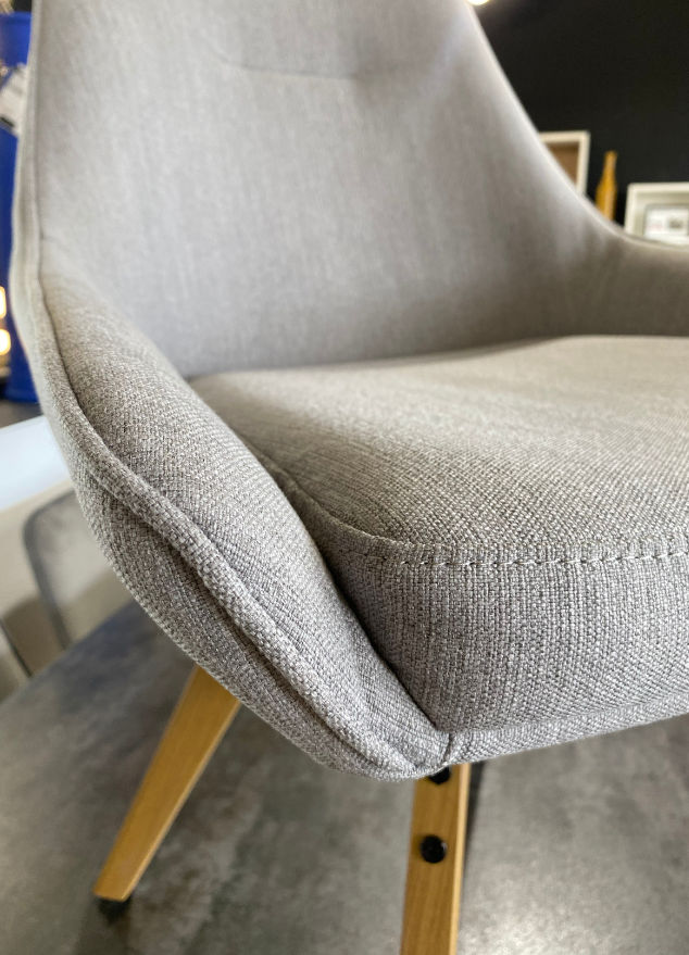 Chaise pivotante grise design pieds métal bois - Akante - Souffle d'intérieur