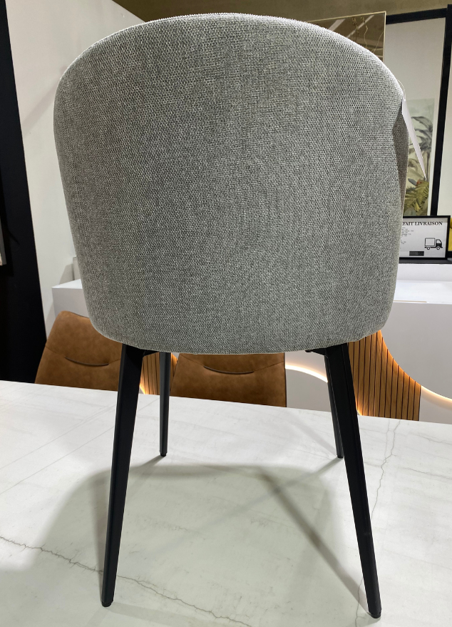 chaise fauteuil grise de salle a manger en tissu design - Souffle d'intérieur