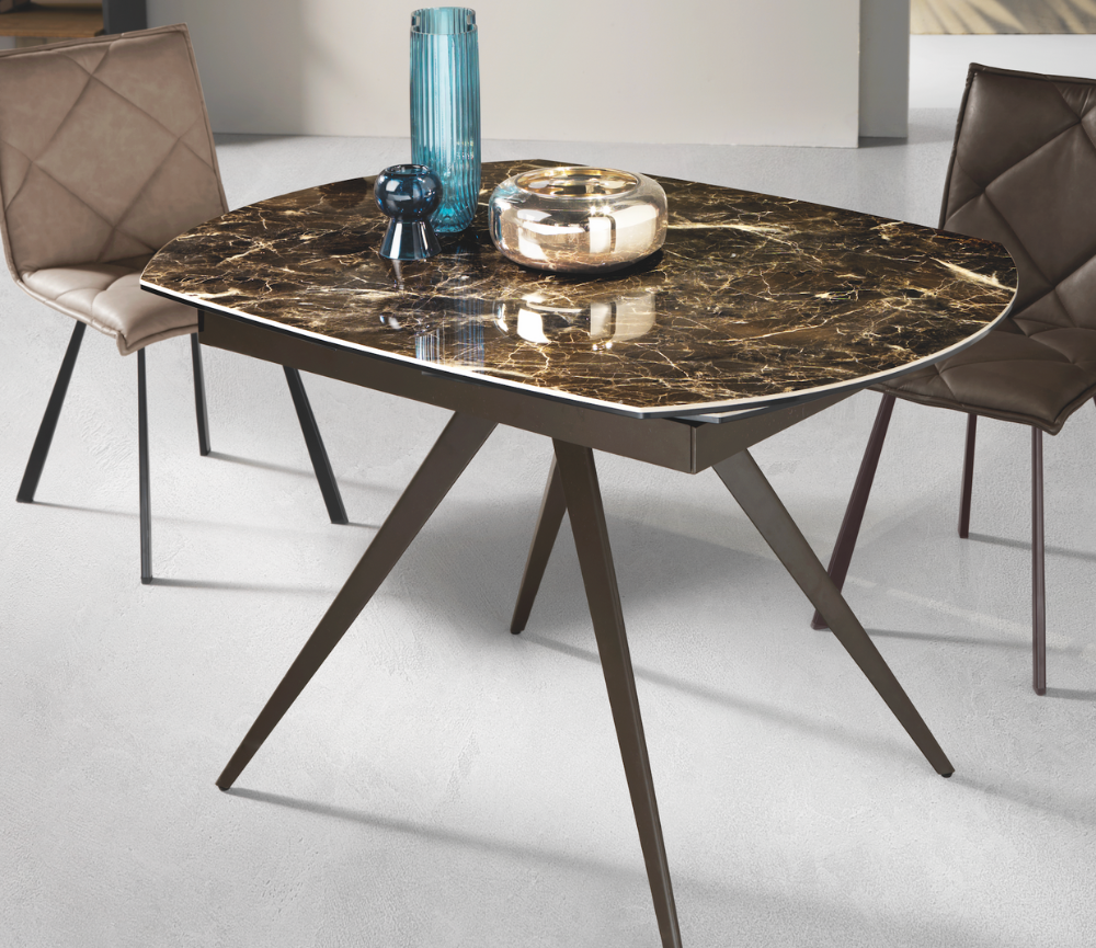 Table salle a manger céramique extensible effet marbre marron pieds noir - Akante - Souffle d'intérieur