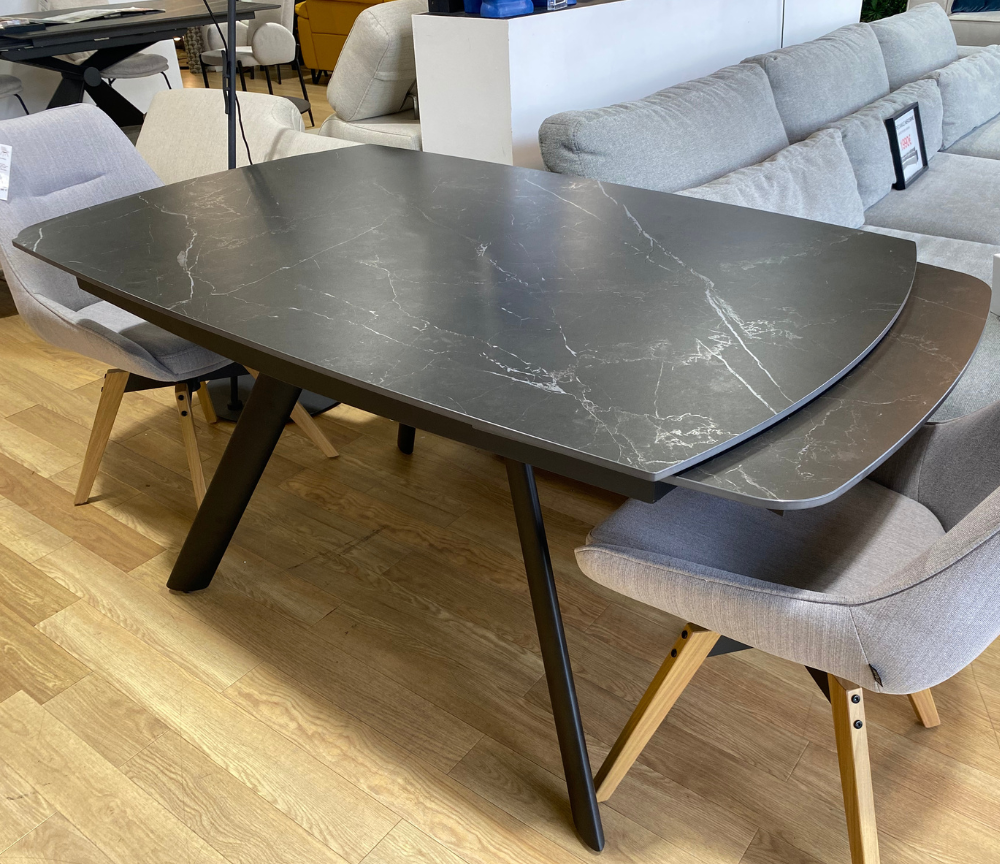 Table marbre noir céramique extensible pieds métal design moderne - Souffle d'intérieur