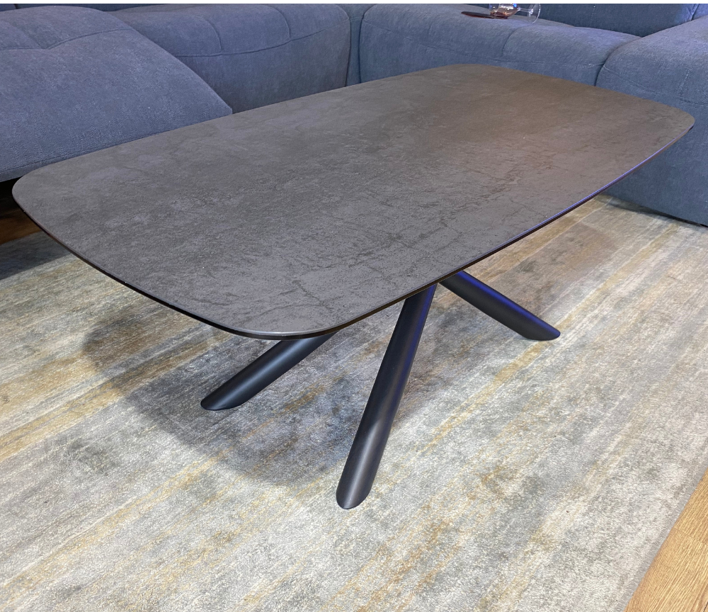 table basse ceramique italienne grise ovale pieds métal noir - Lievens - Gloria - Souffle d'intérieur