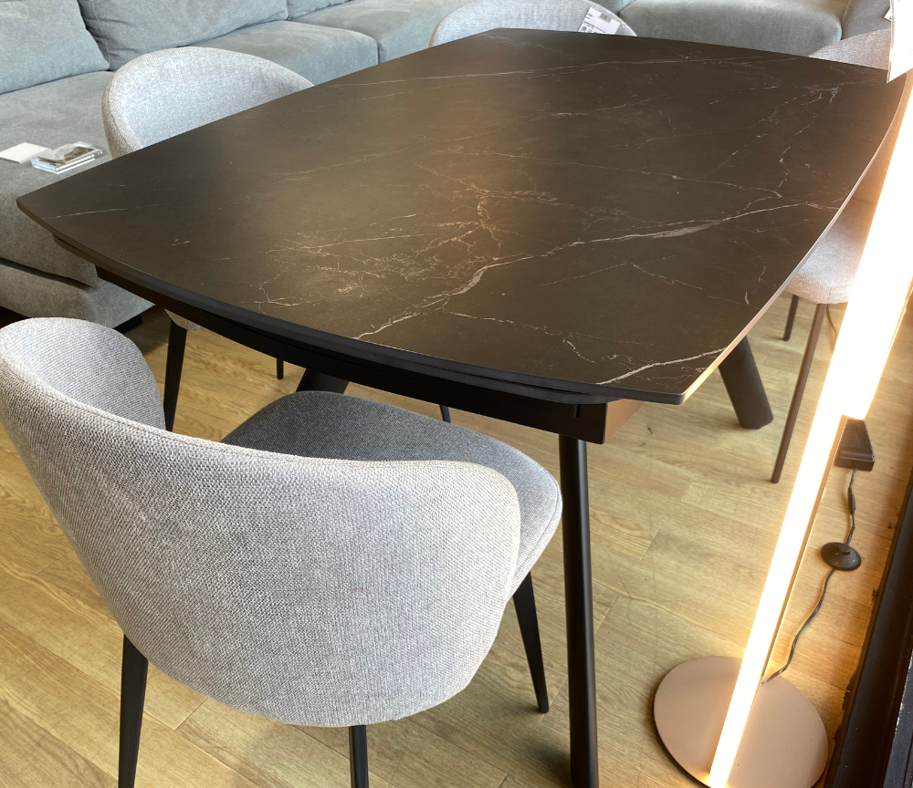 Table marbre noir céramique extensible pieds métal design moderne - Souffle d'intérieur