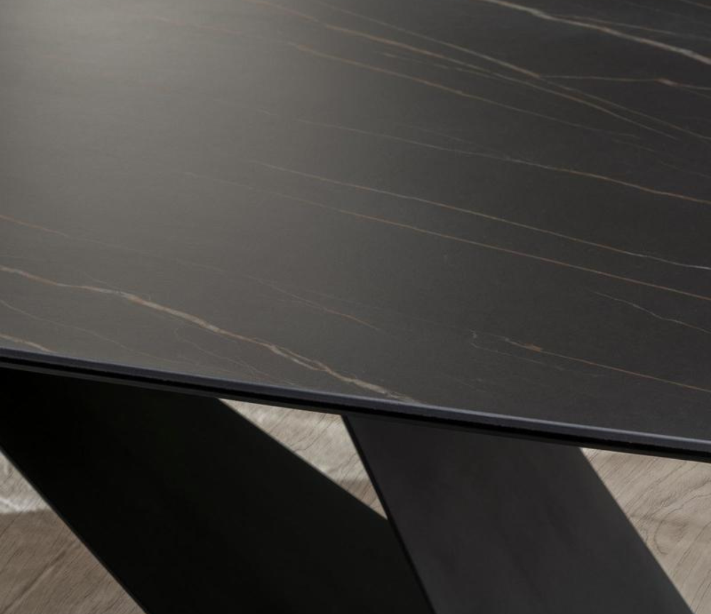 Table ovale de Salle à Manger en Céramique Couleur Marbre Noir - Akante - Souffle d'intérieur