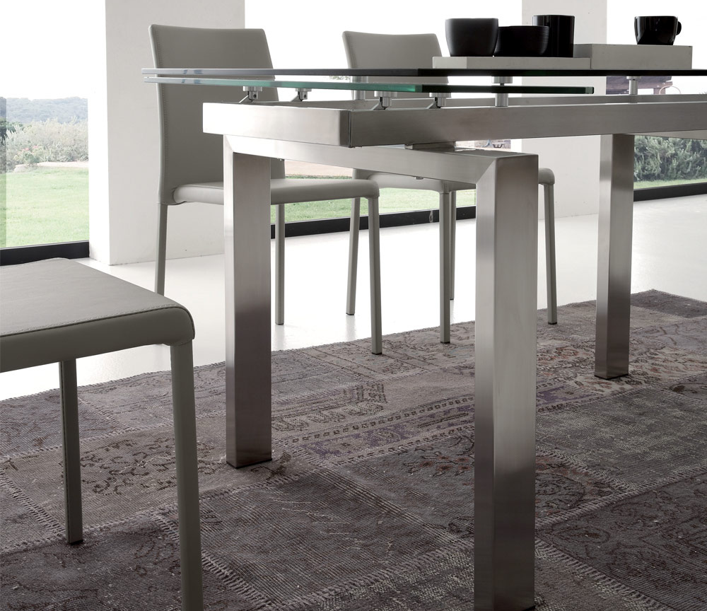 table en verre extensible design rectangulaire pieds métal - Souffle d'intérieur