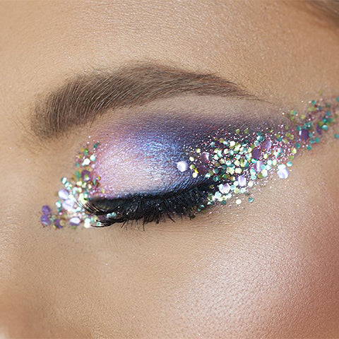 11 Amazing Ways to Wear Glitter Eye Makeup – Faces Canada