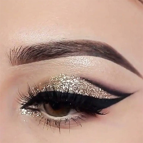 11 Amazing Ways to Wear Glitter Eye Makeup – Faces Canada