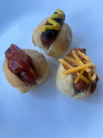 Mini hotdogs, hot dog sliders with chili and cheese