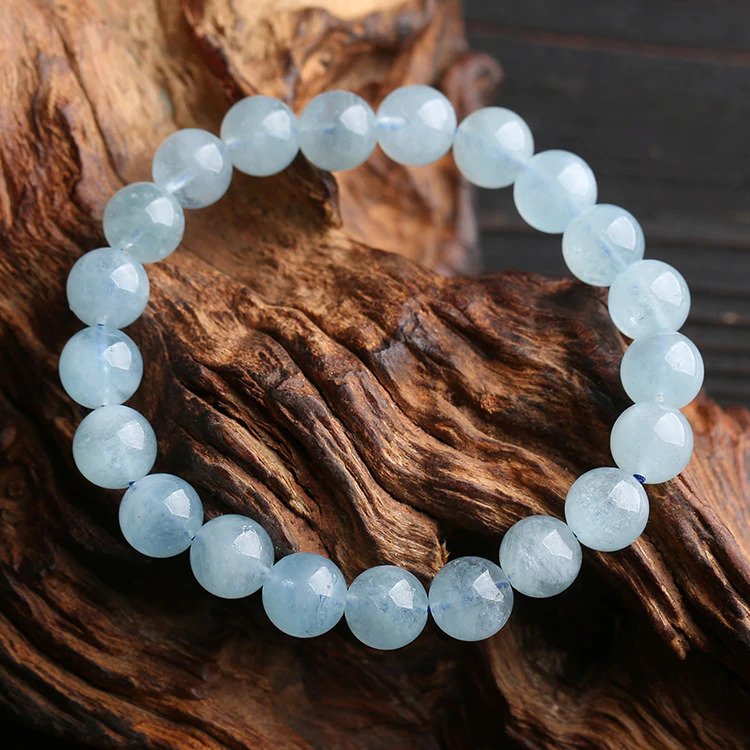 Aquamarine Healing Gemstone Bracelet / Clarity and Communication — Stone  Gypsy