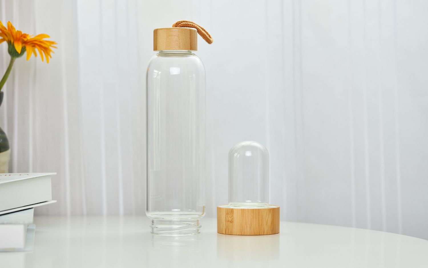 Wasserflasche mit entnehmbarer Kammer