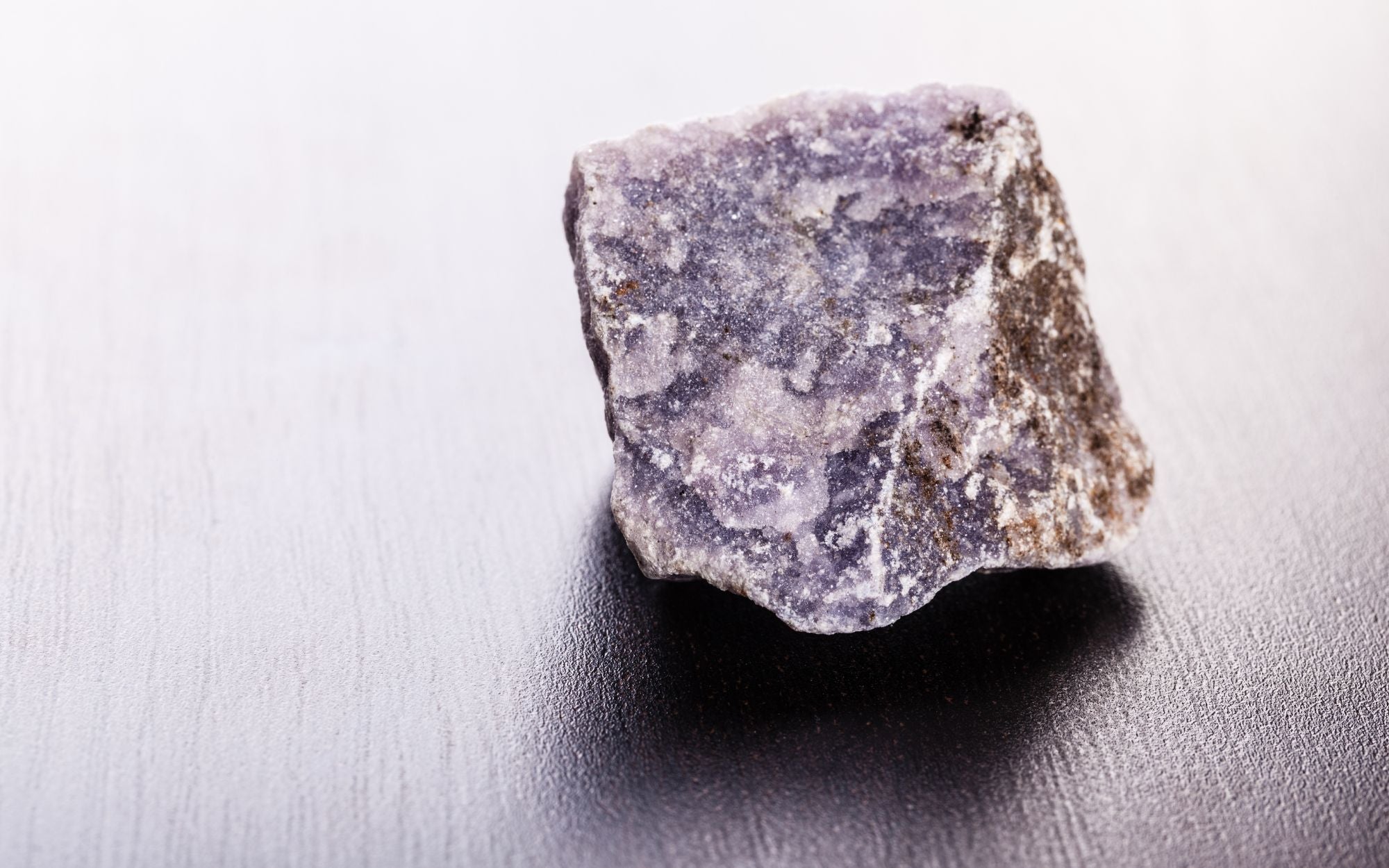 raw lepidolite stone