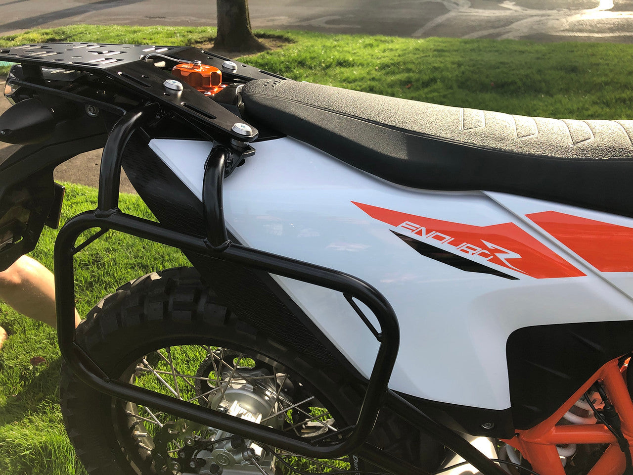 ktm 690 enduro r pannier rack