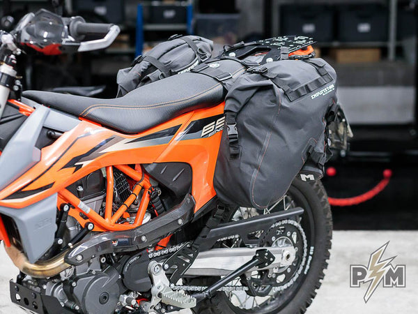 Perun moto KTM 690 Luggage rack and Heel guards with Enduristan Blizzard XL - 9