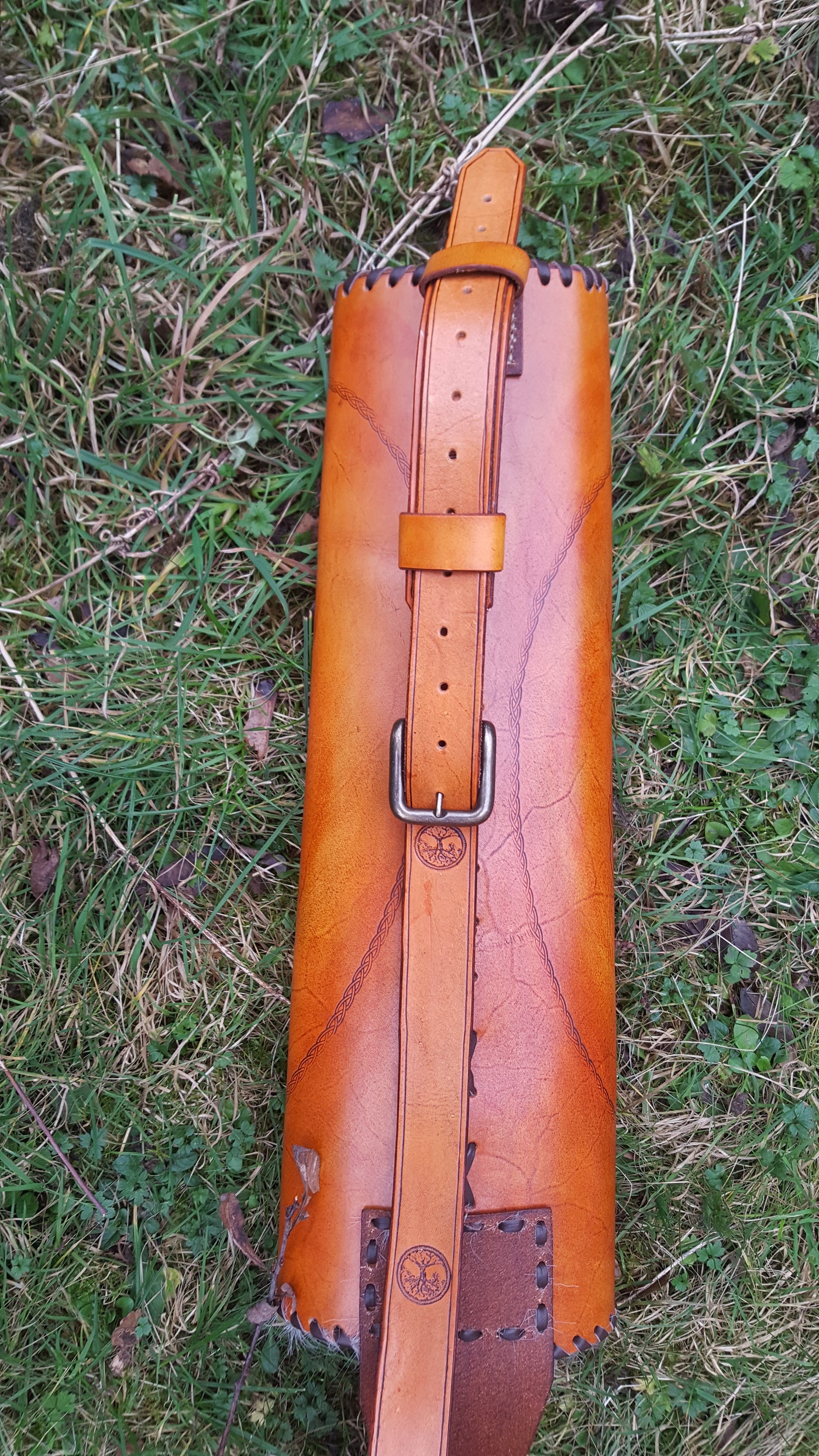 Custom Leather Back Quiver - Eagle Archery