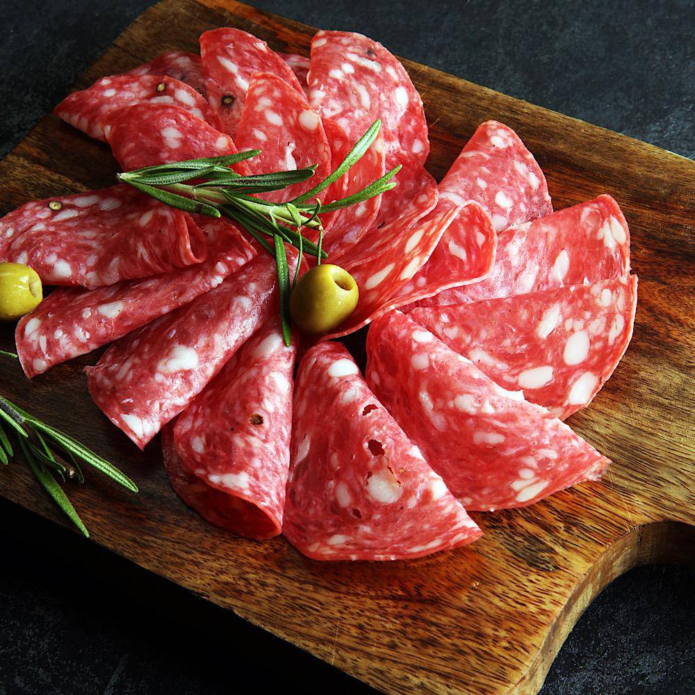 https://cdn.shopify.com/s/files/1/0474/4262/4666/products/boxed-halal-default-title-halal-beef-salami-21013178351770.jpg?v=1681320264