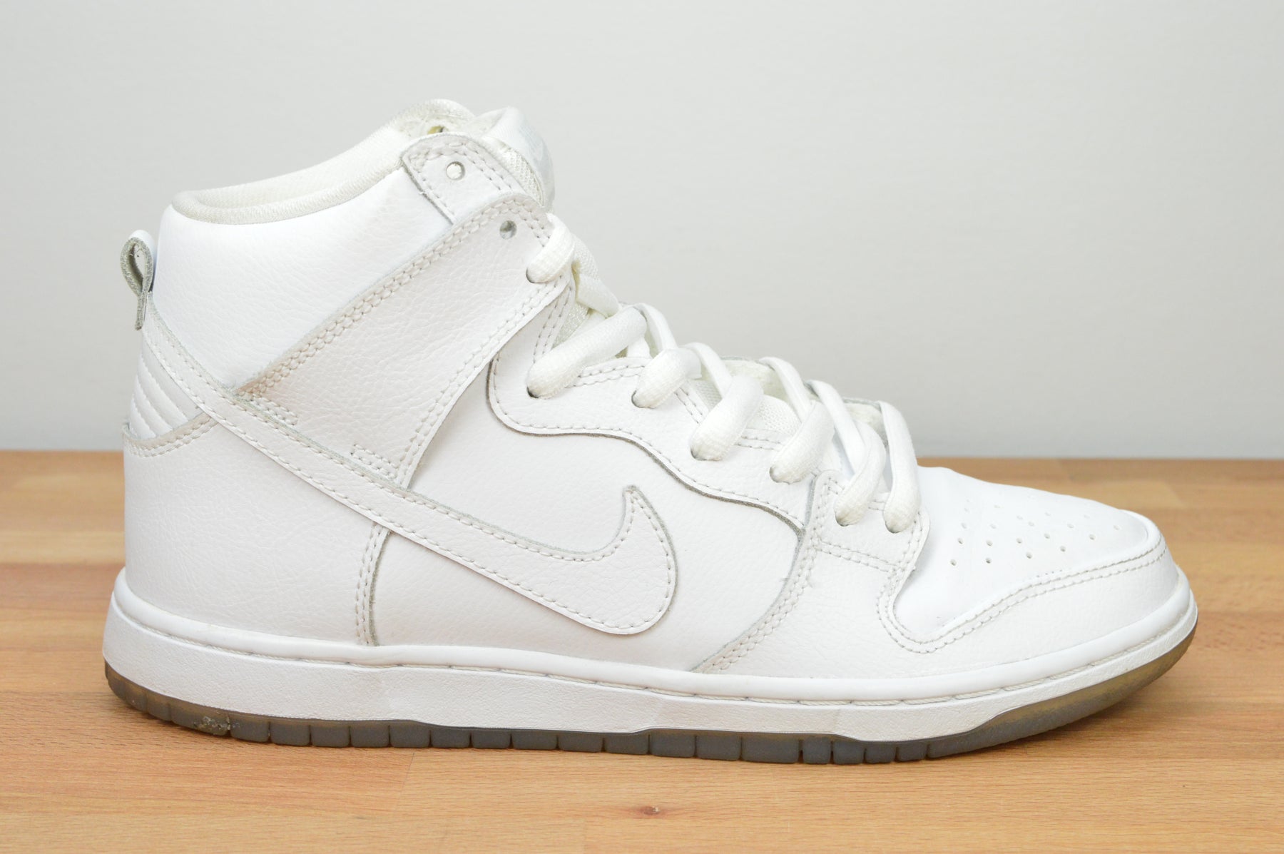 nike dunk sb high white ice