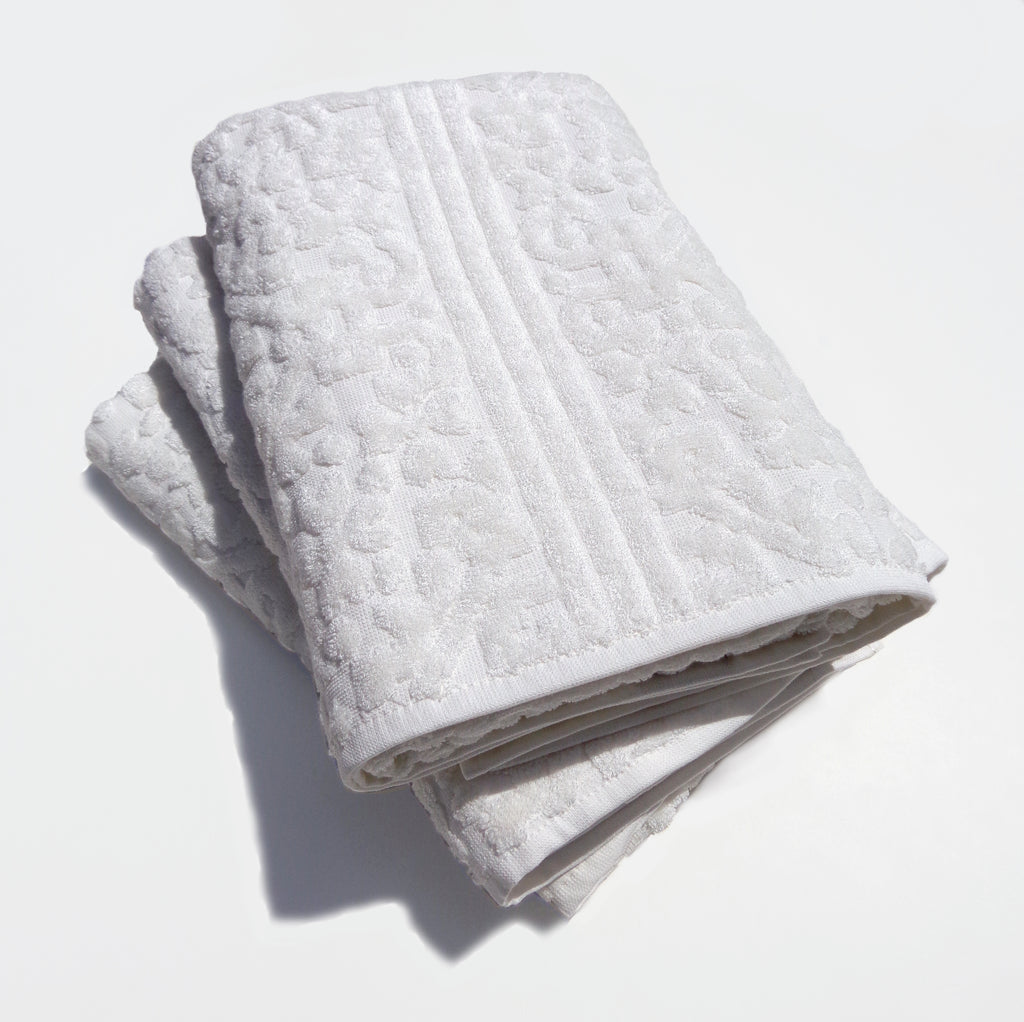 ENSŌ TOWEL Enso Towel - Wrap Yourself up in a Silky Soft, Bamboo Towel