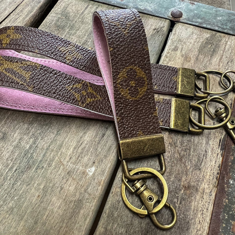 Leather Louis Vuitton Keychain - HypedEffect