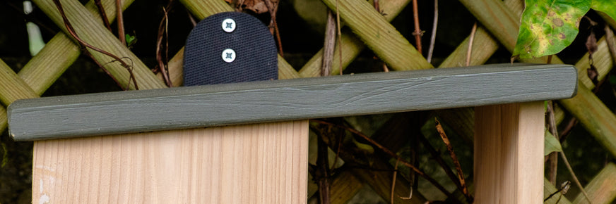 How to attach a bird box