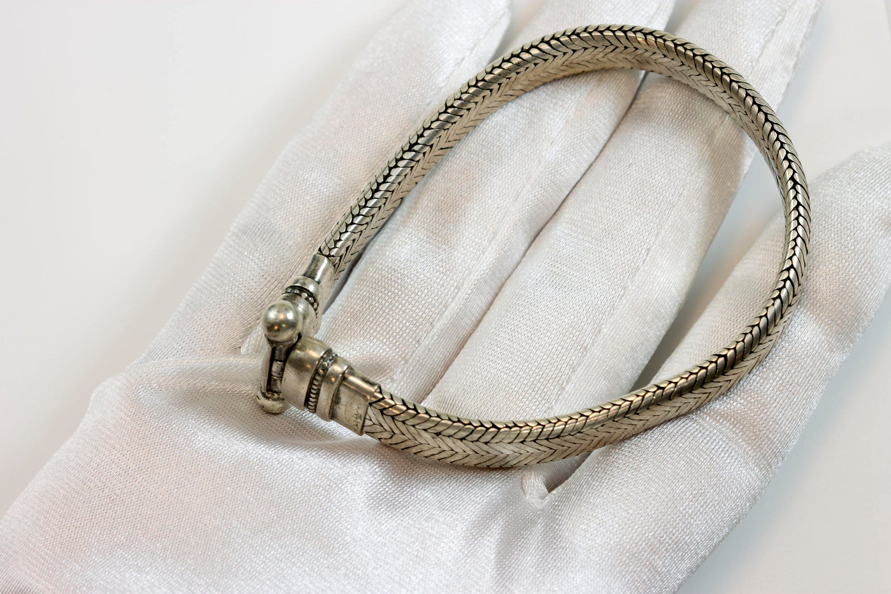 Men's Women's Fine Silver Bracelet Tibetan Handmade Hook Clasp Large S –  Spyglass Designs