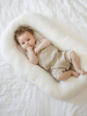 Baby Lounger, Faemli