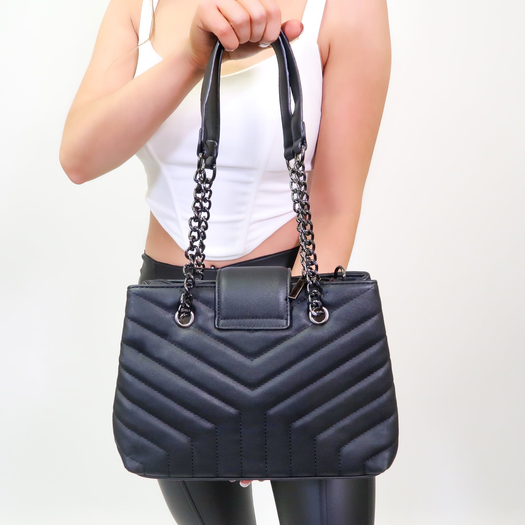 Sarah Black Faux Leather Chain Tote Bag – Luxe Volition