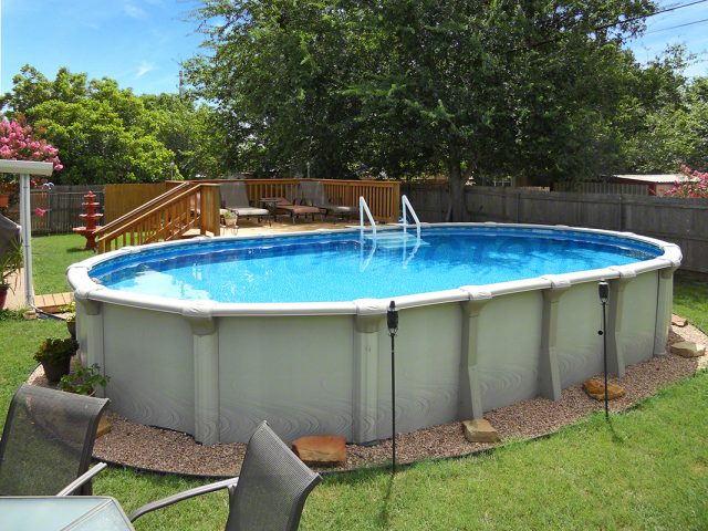 Buttress Free Oval Swimming Pool