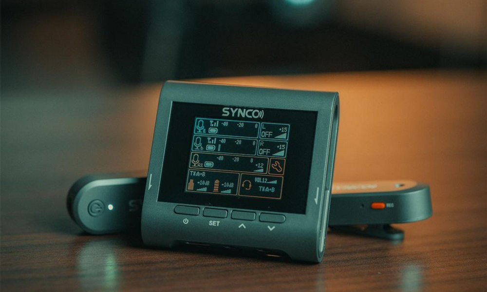 SYNCO G3 is a great at home recording microphone, including two transmitters and a receiver carrying a display screen and onboard buttons for adjusting settings.