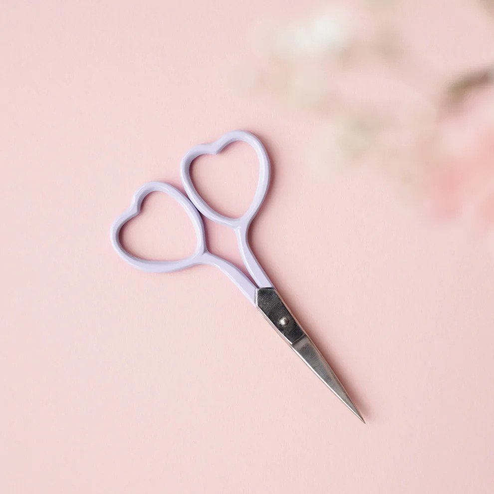 Heart embroidery scissors