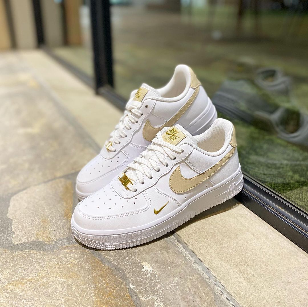 NIKE Air Force 1 '07 Essential CZ0270-105