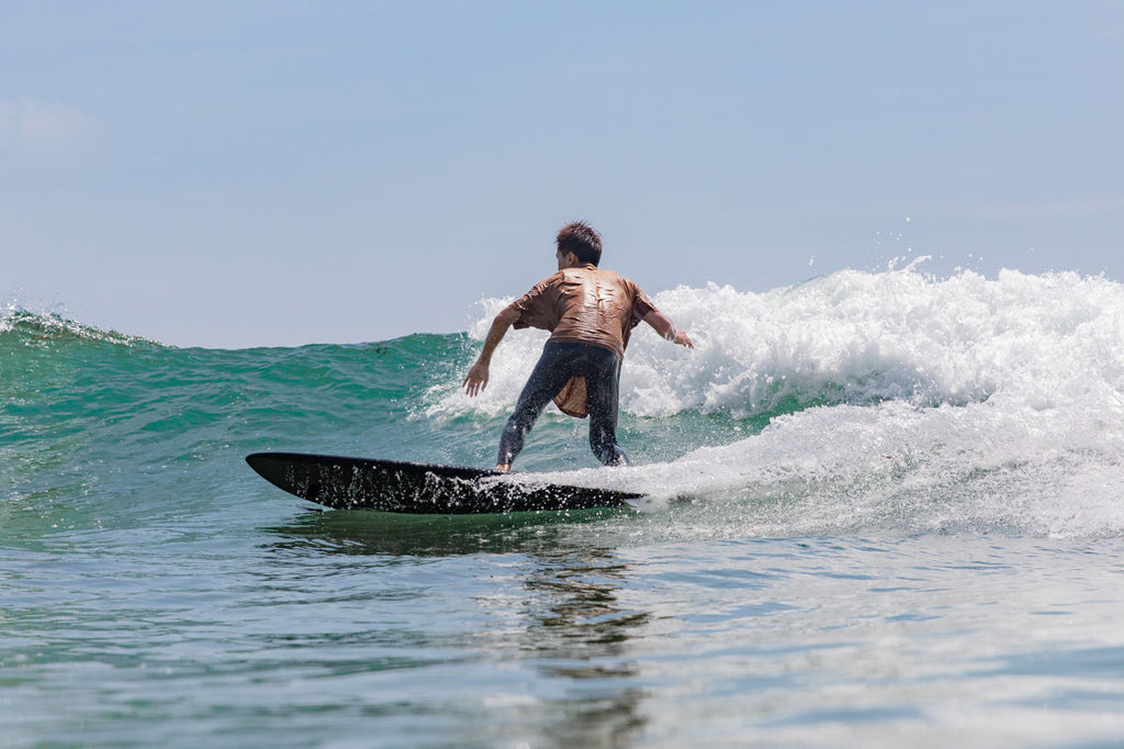 surfing_bottomturn