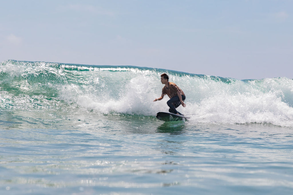 surfing_bottomturn