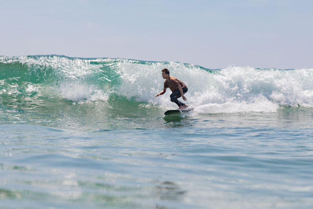 surfing_bottomturn