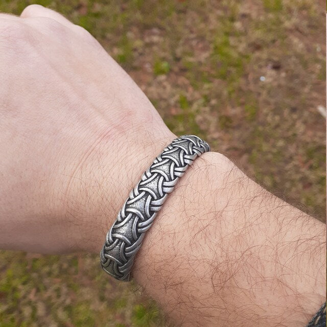 bracelet viking en étain exemple client v1