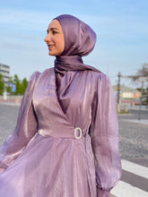 Indlæs billede til gallerivisning Shiny Silk Hijab - Purple 06
