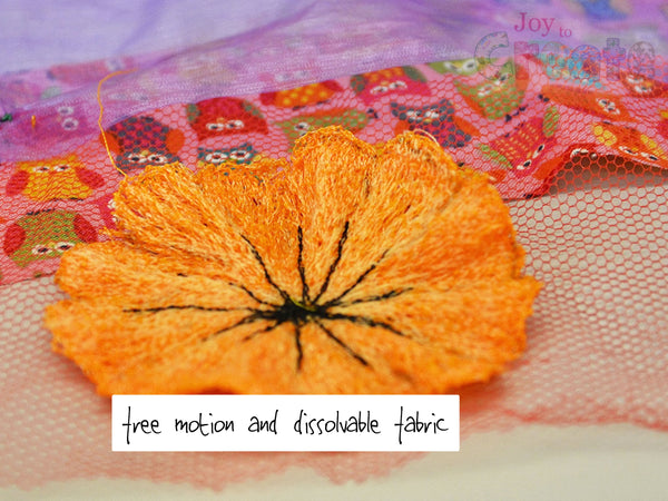 Free Motion flower made using dissolvable fabric