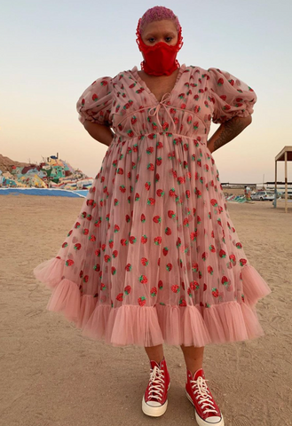 Plus size tulle dress with sneakers 