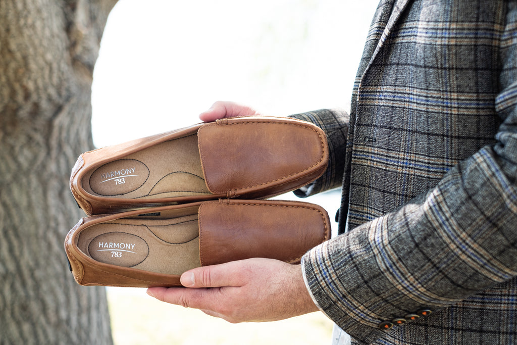 Men's drivers shoes for earthing