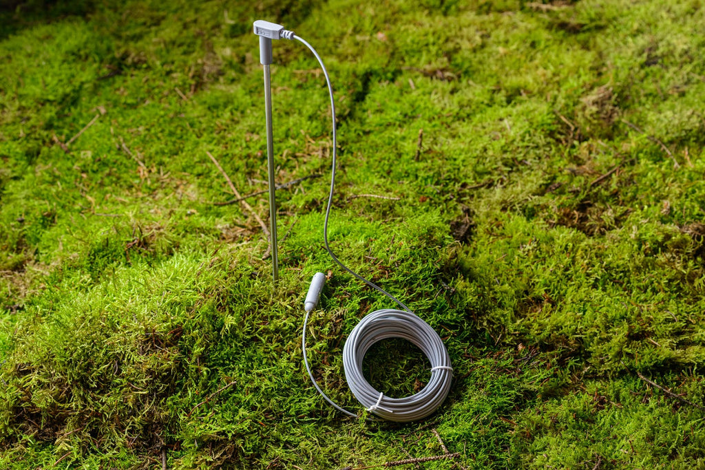 grounding rod for earthing inserted directly into the earth