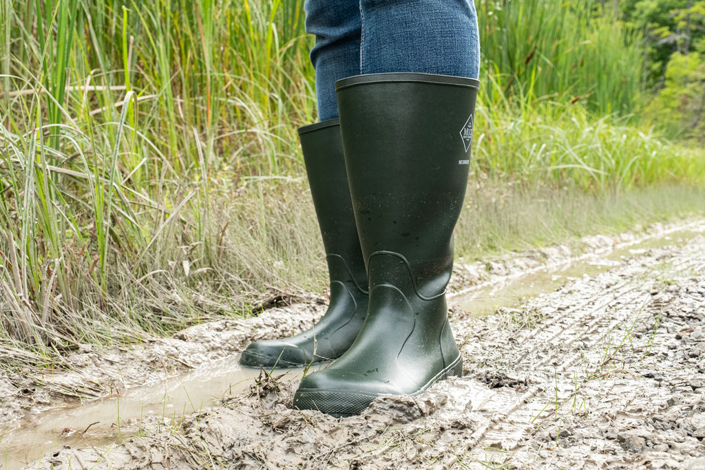 Rubber boots are not conductive for earthing