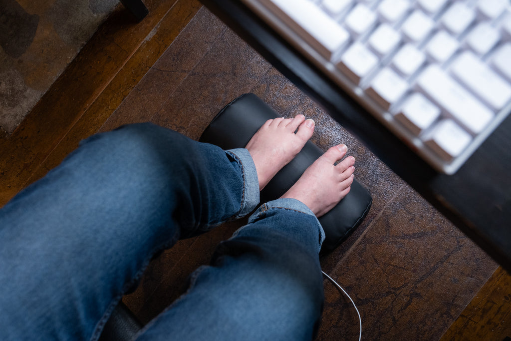 Earthing footrest grounded indoors