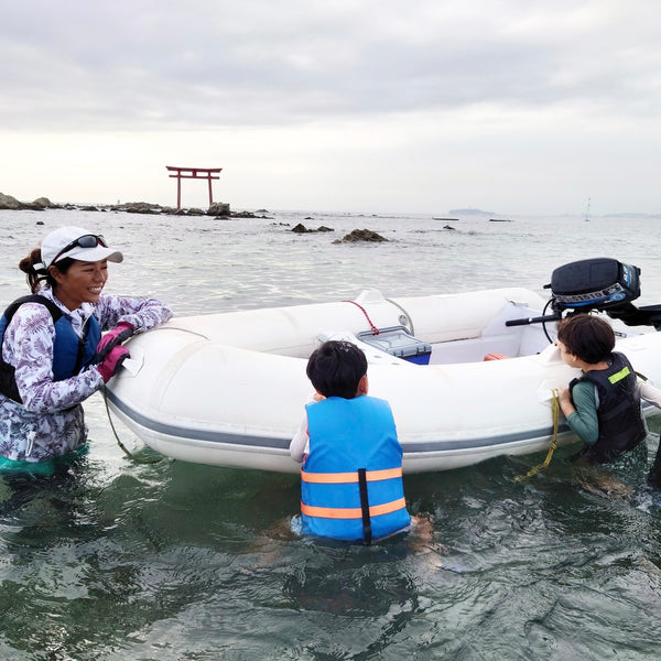 夕方には5才のお子さん達がヨット遊びを楽しみました