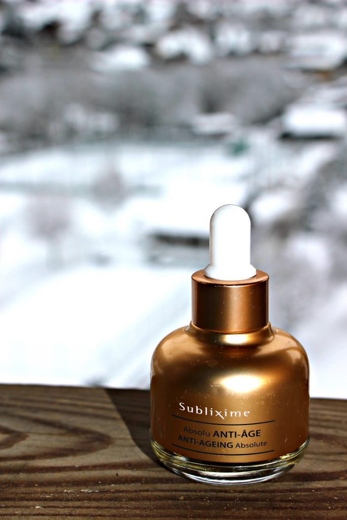 @ixxicosmetics is a must-have when skiing the French Alps via @agirlsgottaspa