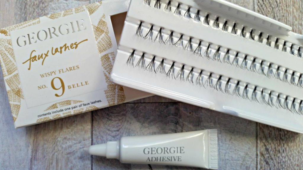 Wispy fake lashes from @georgiebeauty and the best lash adhesive via @agirlsgottaspa