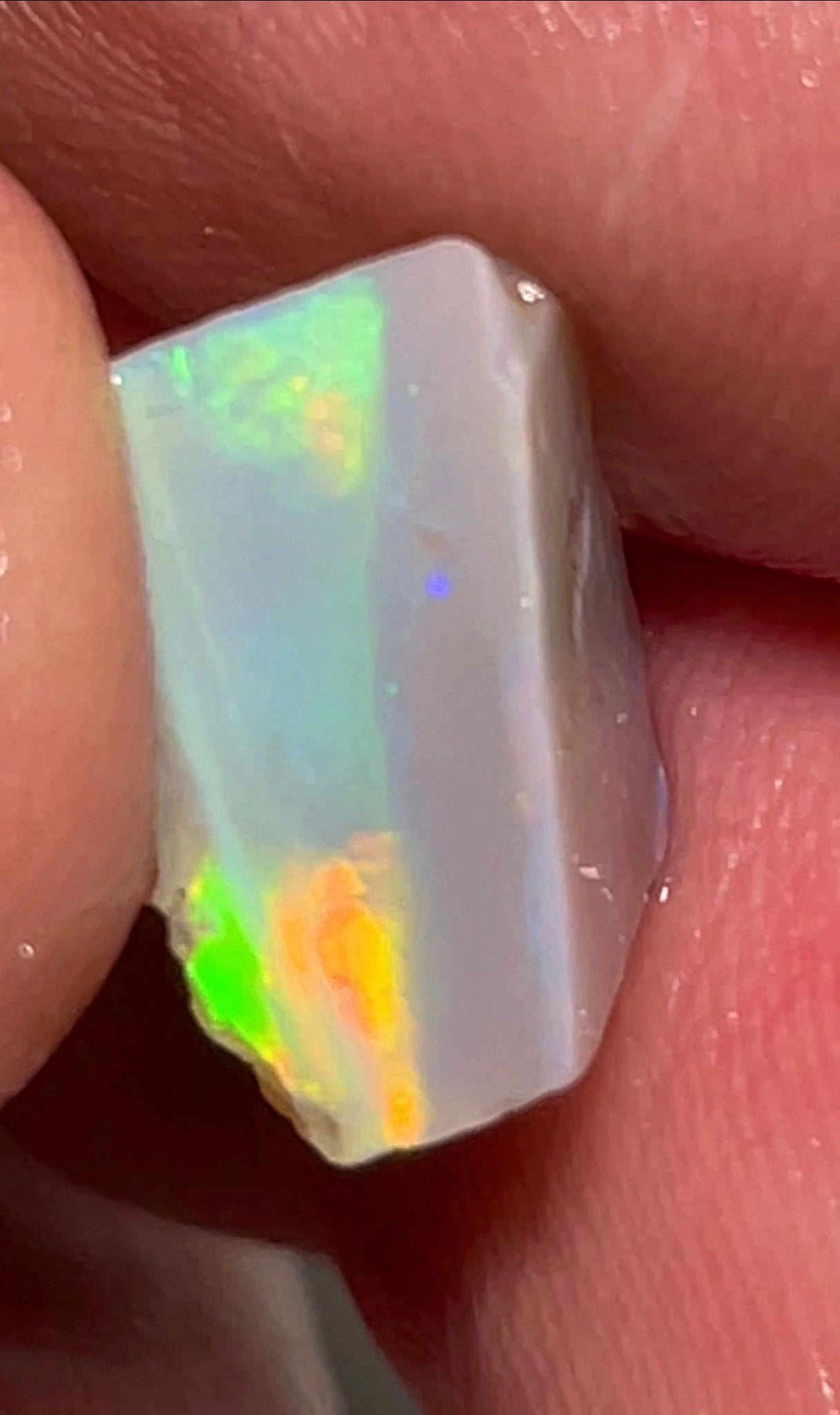 Lightning Ridge Rough Dark Seam 6.75cts Thick Bright gorgeous Multifires bar 13x11x8 mm NEW04