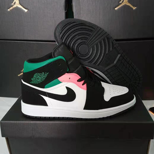 Nike casual flats sneakers Jordan 1 flagship