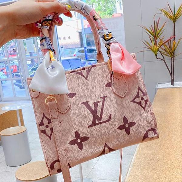 LV Louis Vuitton letter print ladies shopping handbag shoulder b