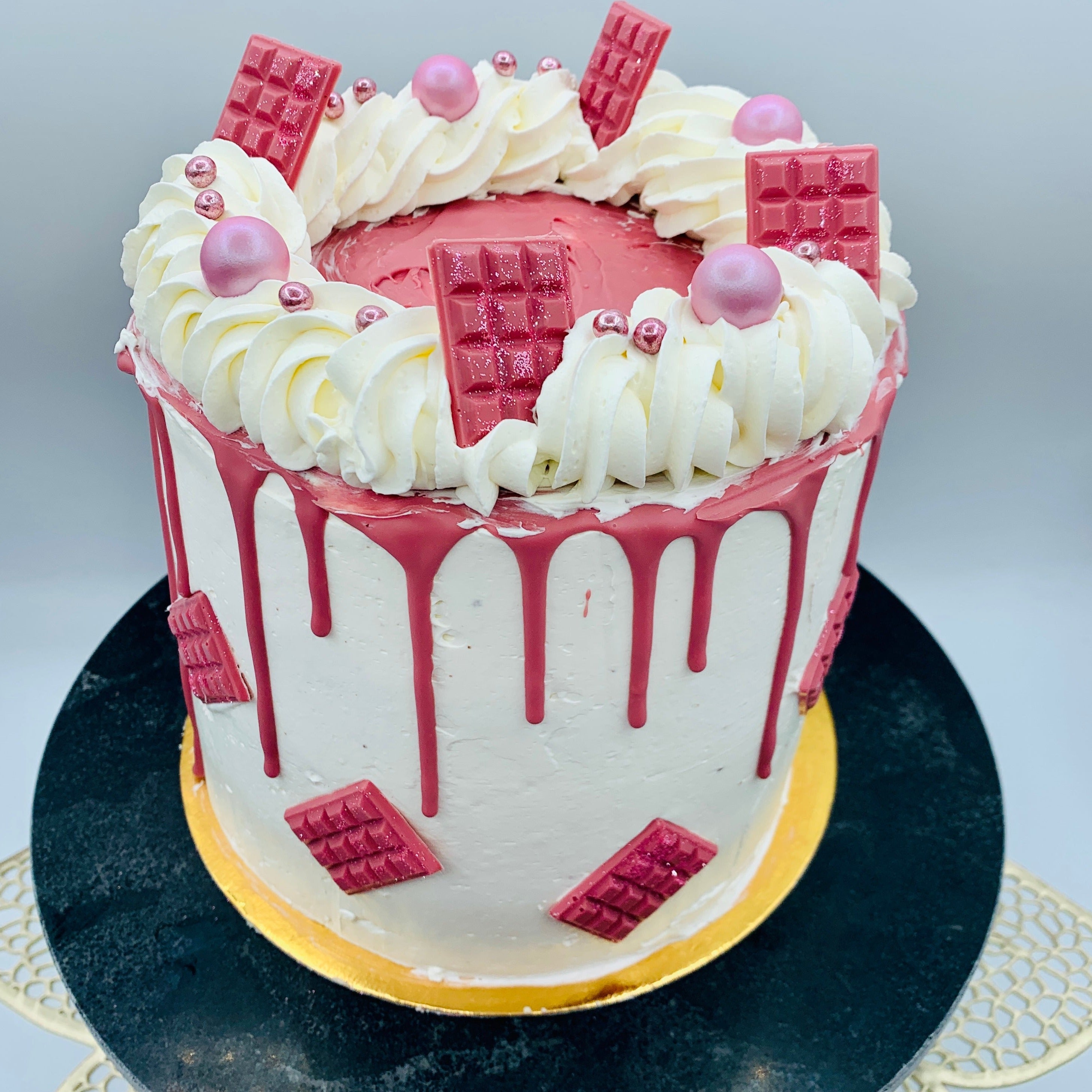 Compra Tarta drip cake chocolate rubí – Nurita Cakery