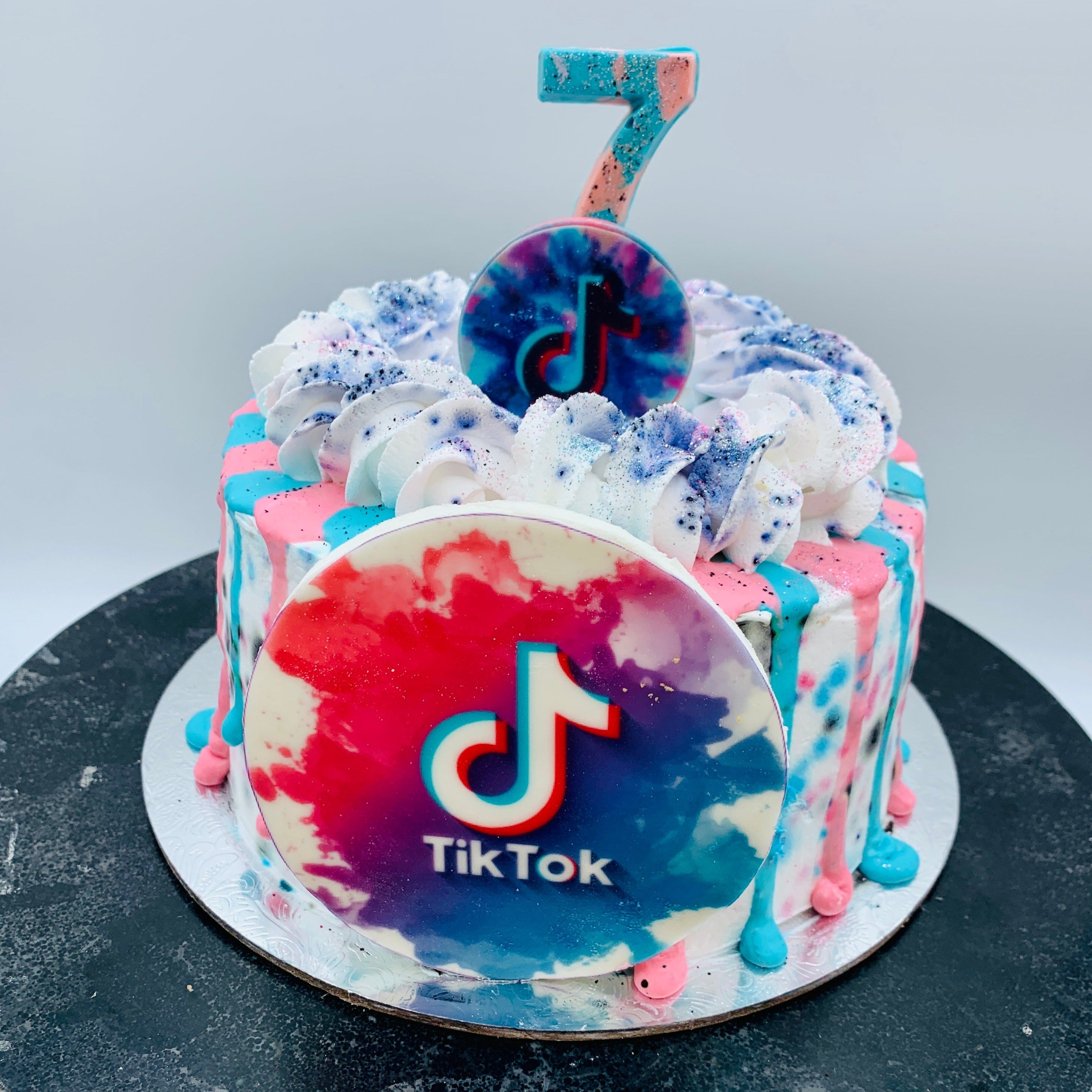 Comprar Pastel TikTok – Nurita Cakery